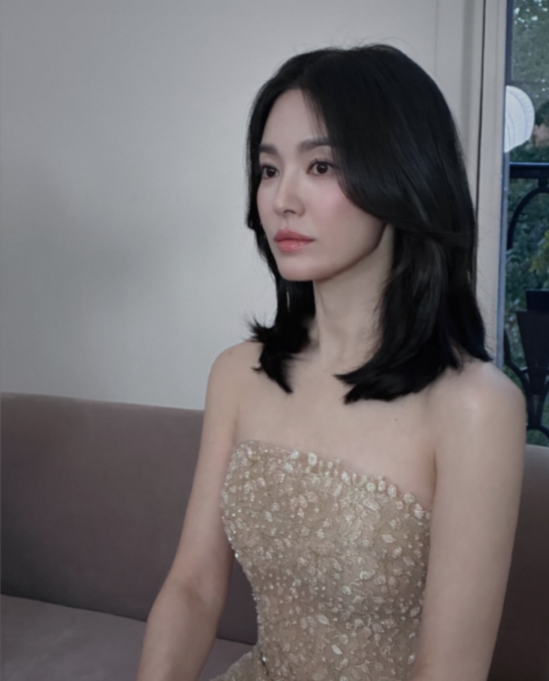 송혜교 머리 또 잘랐나? 어깨 중단발이 턱선까지 쏙 올라간 진짜 이유