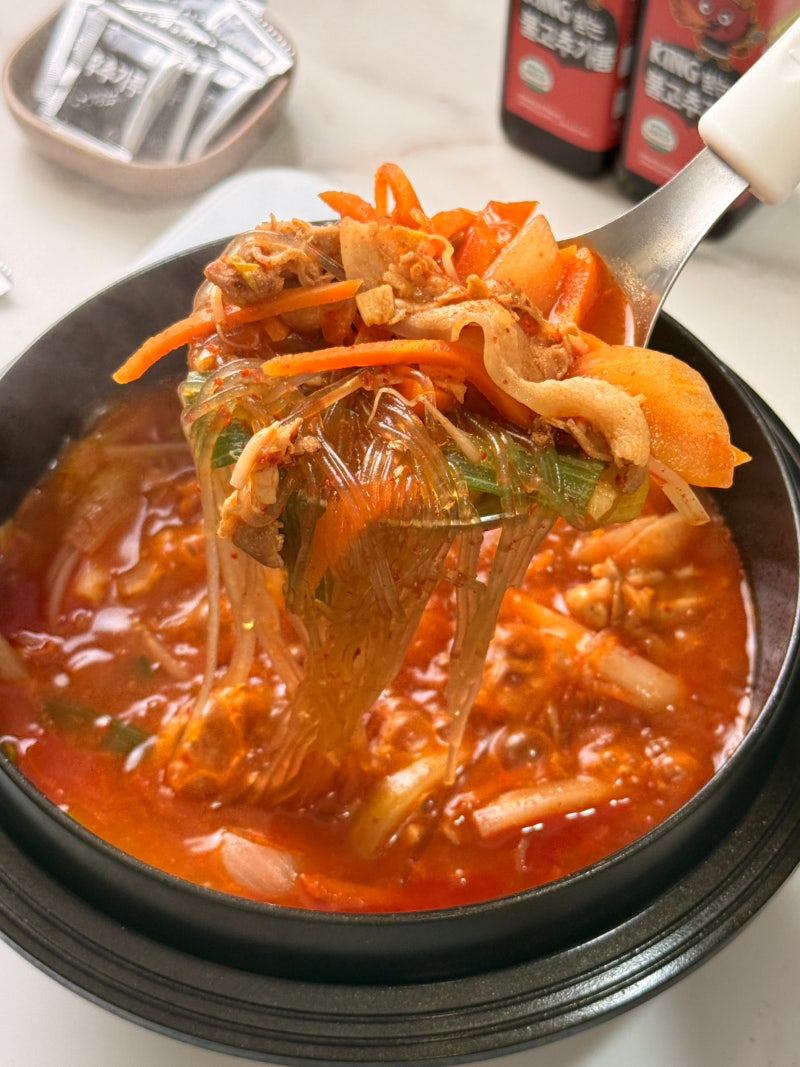 집에 있는 재료로 짬뽕이 된다고?! 고추기름으로 초간단 짬뽕만들기