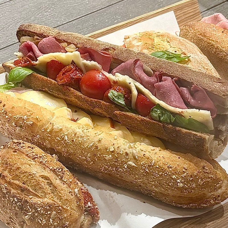 성심당 샌드위치 정거장 파스트라미 월넛, 애플브리치즈, 카프레제 샌드위치, 애플바질잠봉,....