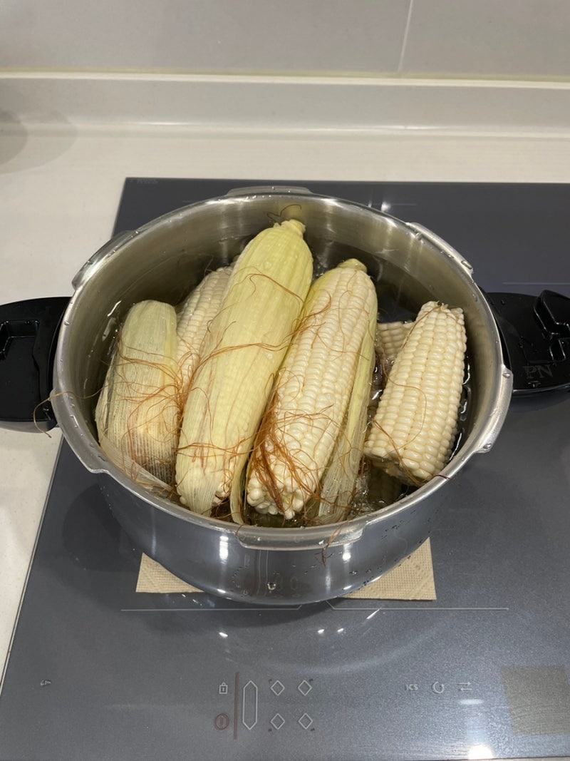 제철 찰옥수수 맛있게 삶는법 | 아기 초간단 아침 메뉴로 추천 및 보관 다시찌는법