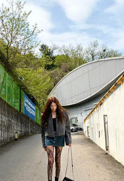 “김혜수 맞아?” 숏컷 고집하던 김혜수, 긴 웨이브로 변신하자 분위기가 완전히 달라졌다