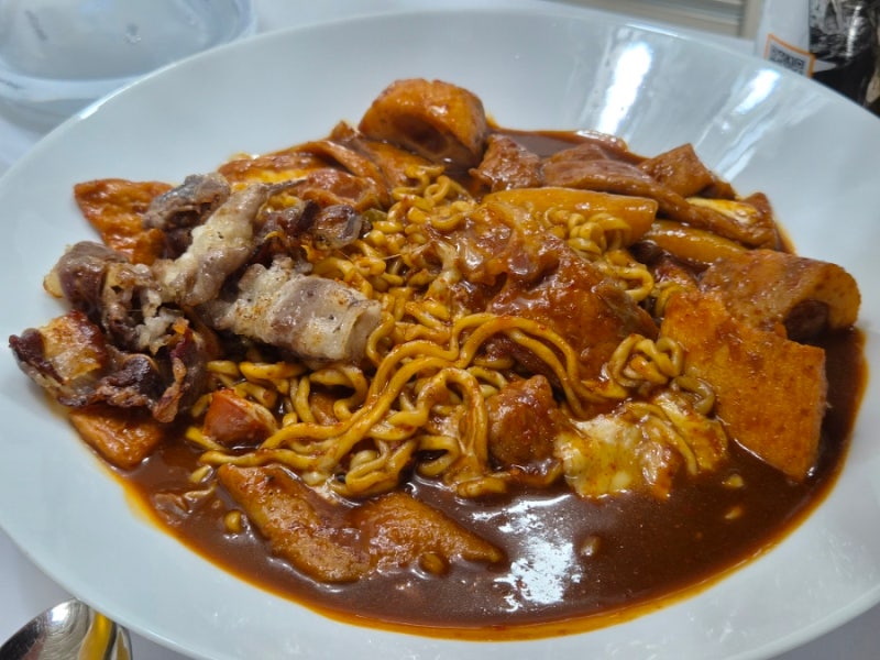 엽파게티 : 남은 냉동엽떡 재활용 했는데 더 맛있네