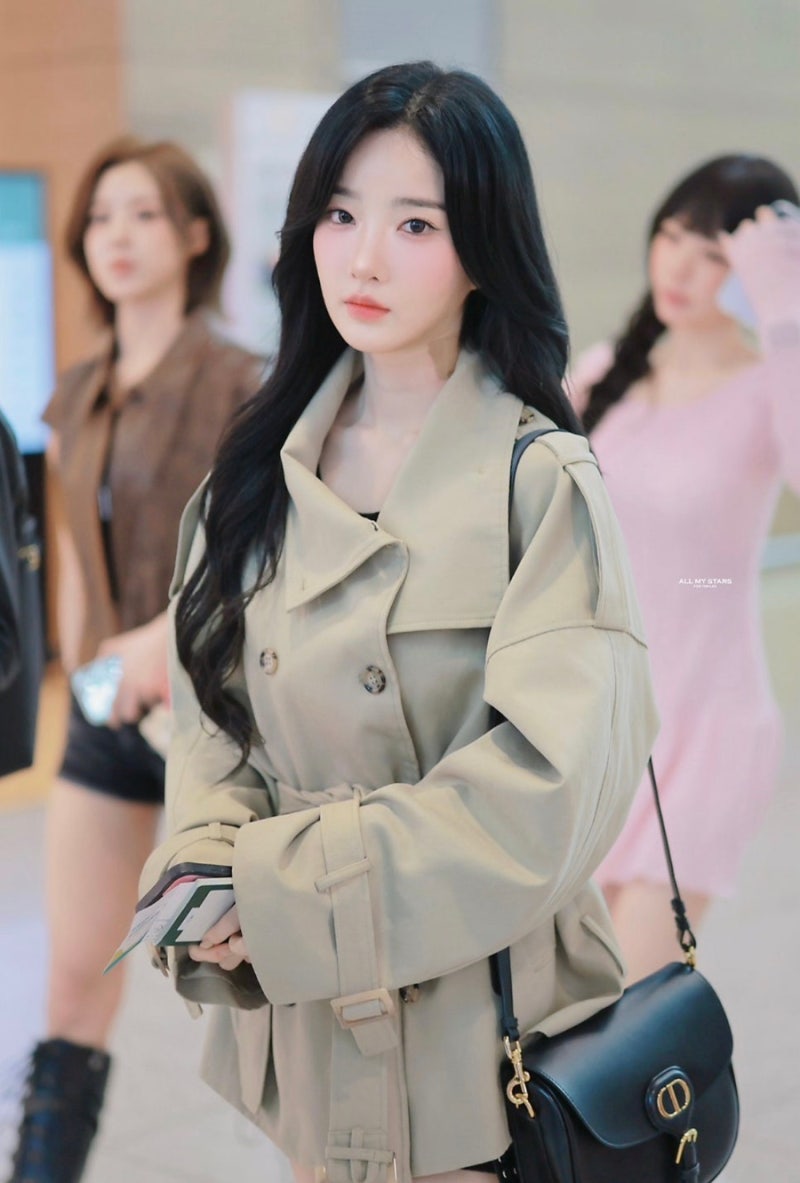 김유연 공항 트렌치코트 명품인 줄 알았는데!