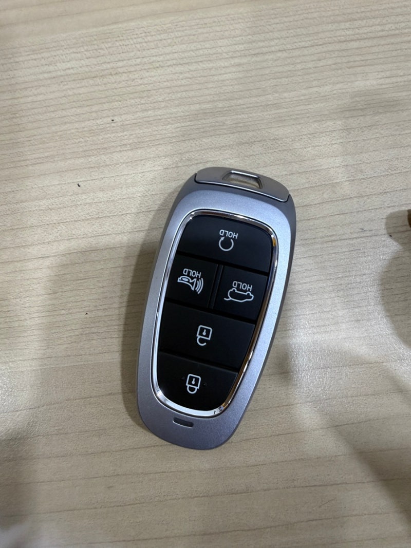 현대 투싼 NX4 스마트키 배터리 셀프 교체 방법