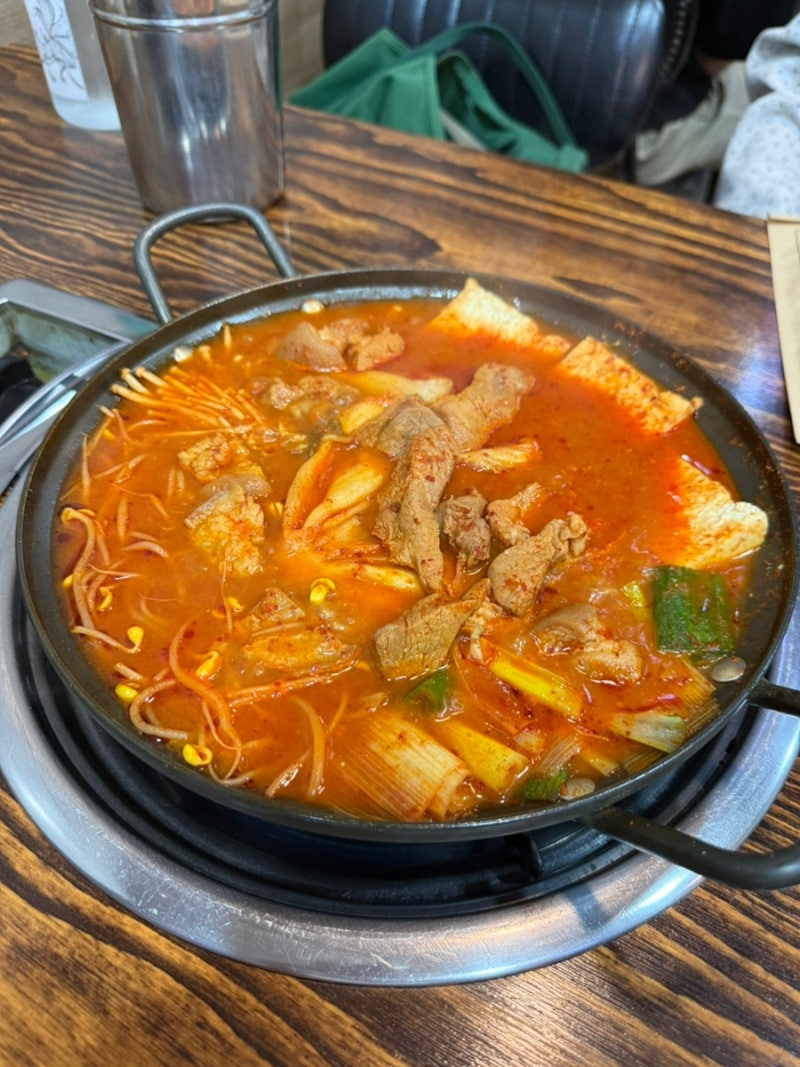 [대전 맛집] 대흥동쫄데기 - 한국인이라면 호불호 없기 힘들 맛 김치전골
