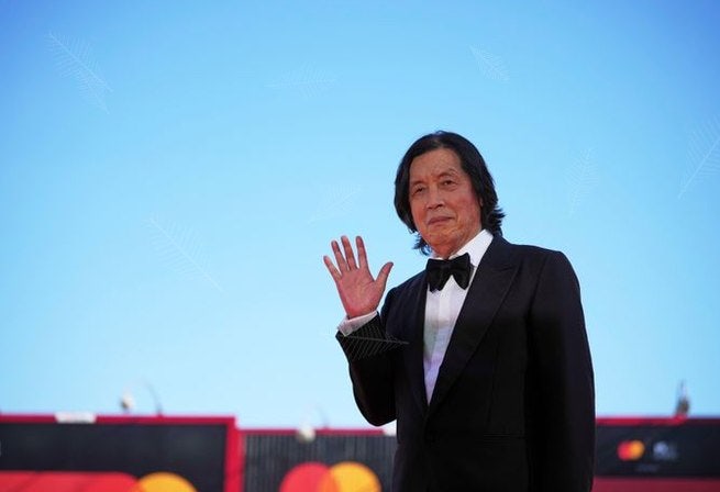 이창동이 8년 만에 돌아왔다, 그런데 상 받은 영화에 조인성이? 출연진 보고 깜짝