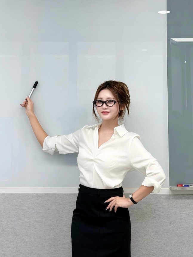 가수 홍지윤 근황, 무조건OK 신곡부터 가왕쇼 무대까지