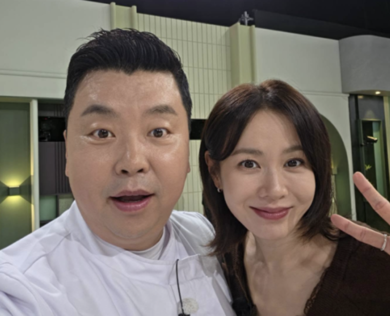 손예진, 셀카 소두 인증 정호영이 공개한 냉부 투샷이 더 화제 된 이유