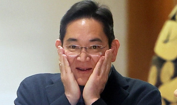 아이폰 듀오가 잘될수록 삼성이 웃는 이유