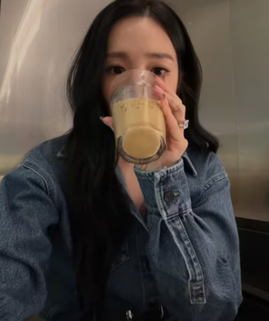 티파니 변요한 혼인신고 6개월, 결혼식 안 했는데…왼손 약지에 포착된 ‘큰 반지’