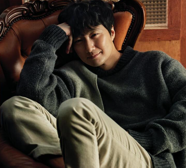 영화 ‘암살자(들)’ 사회부장 재환으로 4년 만에 돌아온 박해일 프로필｜나이·학력·가족·....