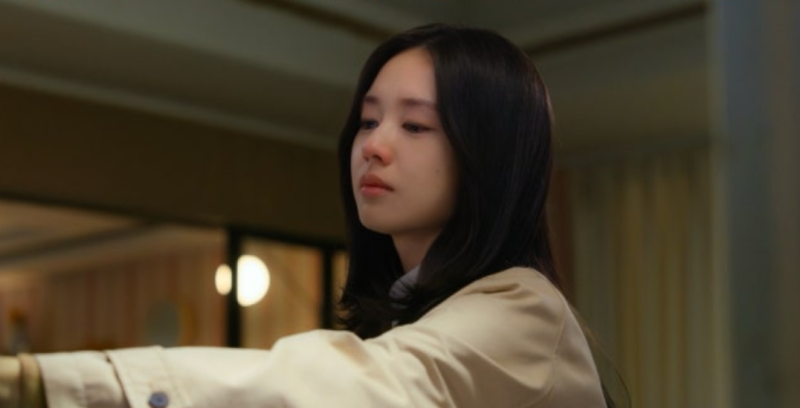 서강준 안은진, 첫방부터 위기? 행복했던 10년 사진과 눈물의 대비