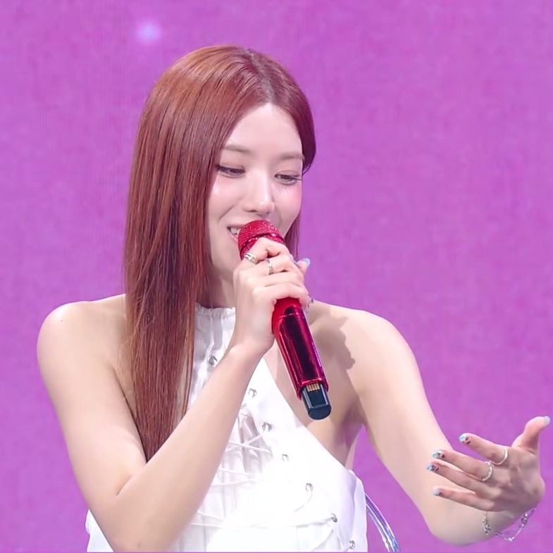 "돌아가고 싶다"…권은비, 데뷔가 세 번 엎어지고 32살에 꺼낸 아이즈원 이야기
