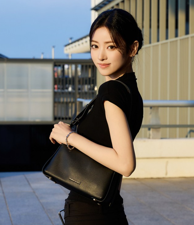 찰스앤키스 가방 뭐길래? 미야오 안나 공항패션 가방 부츠 정보