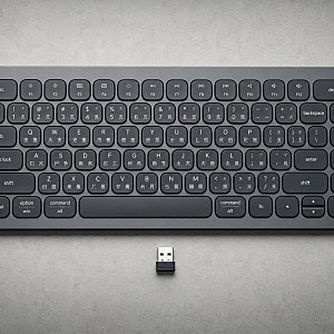 "MX Keys Mini 결제 멈춰" 세 기기 오가는 '4만 원대' 무선 키보드 | 가격 연결 키크론 B1 Pro