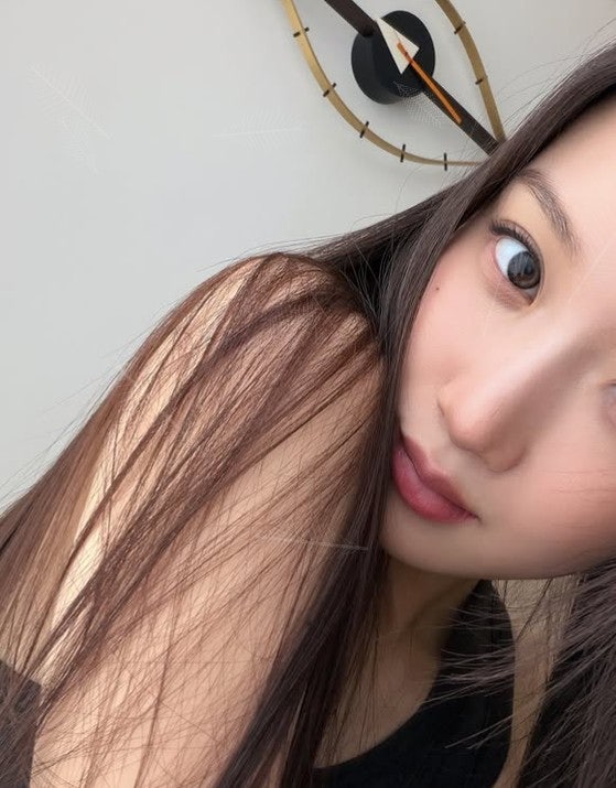 문가영, 옷 두 개만 걸쳤는데 "이게 일상 사진이라고?" 팬들 발칵