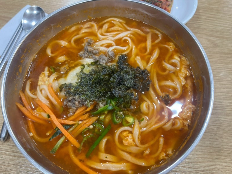 서울 고속터미널 맛집 | 북촌손만두 센트럴시티점 얼큰 칼만두국 후기