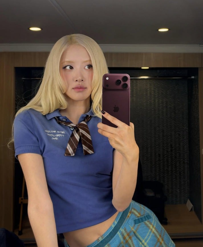 블랙핑크 로제 아이폰 셀카에 삼성 등판…"우리한테 물어보지" 45만 좋아요