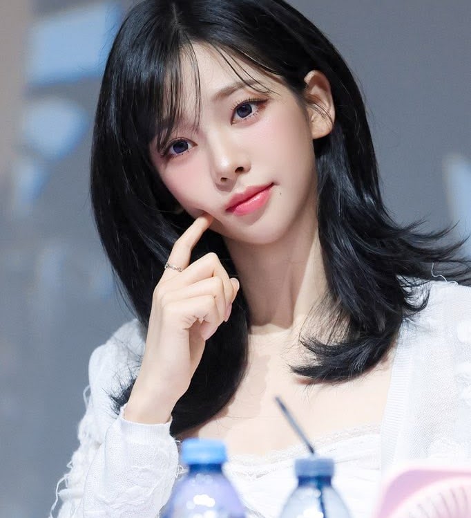 카리나 단발병유발! 2026 가을 트렌드 중단발 미디움레이어드컷
