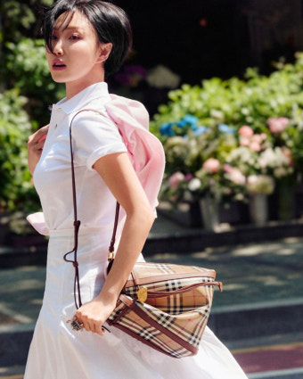 화사 버버리 가방 가격은? 올화이트 핫걸 패션 완벽 정리