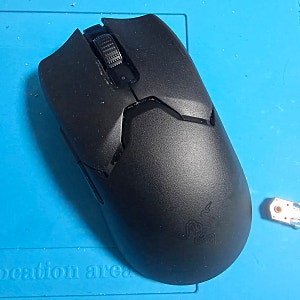 레이저 바이퍼 V2 프로 무선 게이밍 마우스 휠 고장 수리 작업