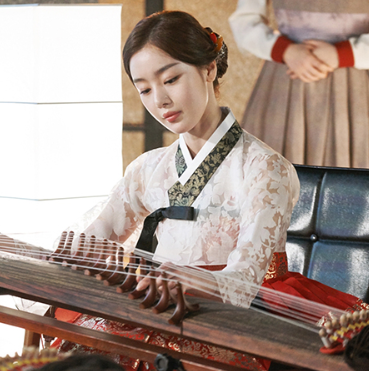 유연주 이사가 조선으로 갔다, 한선화 넷플릭스 스캔들 합류
