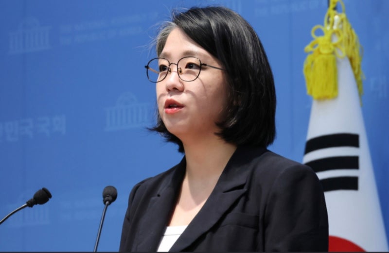 용혜인. 자진 사퇴