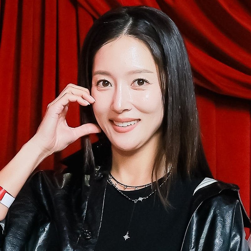 "세월이 비껴간다"…배우 왕빛나, 런칭파티서 드러난 백옥 미모 근황은?