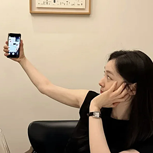 김연아, '임신설' 부인 후 첫 근황…알고 보니 ♥고우림과 럽스타 [★해시태그]