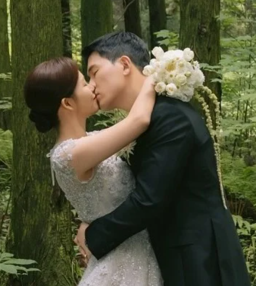 “살짝 늦은 <b>결혼</b>합니다” 21기 <b>영철</b>, 미인대회 출신 배우 <b>이지연</b>과 ....