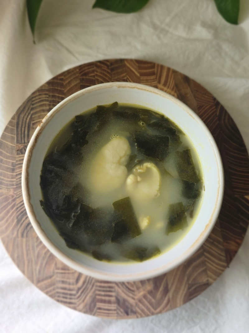 관자 미역국 레시피 생물 키조개 미역국 끓이기 고소하고 바다향 가득해요.
