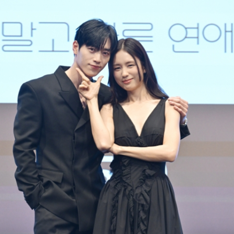 "Ahn Eun-jin returns as Seo Kang-joon's girlfriend of 10 years".. What about her confession of Bell's palsy that even caused mouthwash to leak?