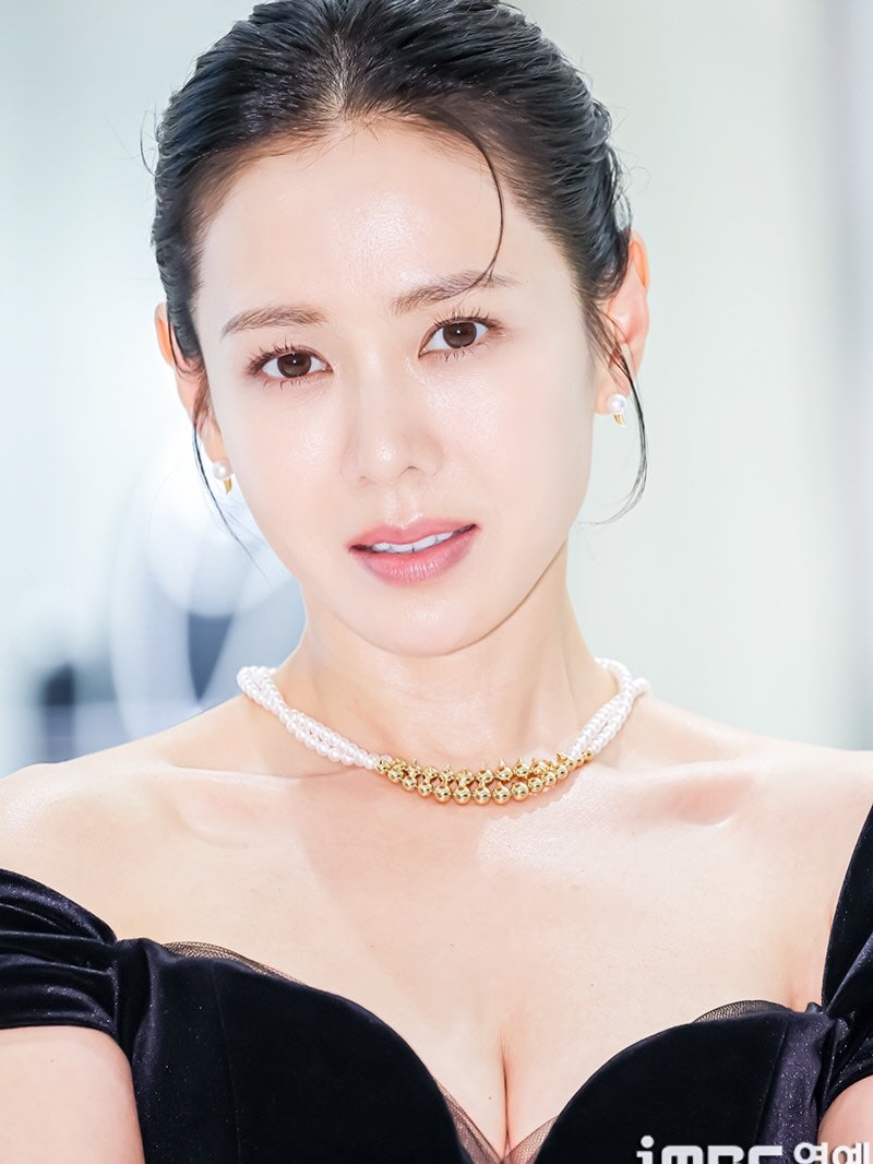 손예진이 4년 만의 드라마 복귀작으로 ‘스캔들’을 골랐다…24년 만의 사극이 더 기대되는 ....