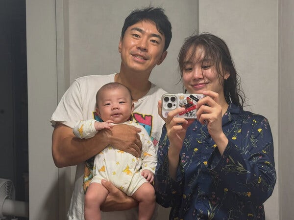 이시언 아들 솔민 4개월 근황, "엄마 아빠보다 표정부자"라는 말에 담긴 진짜 이유