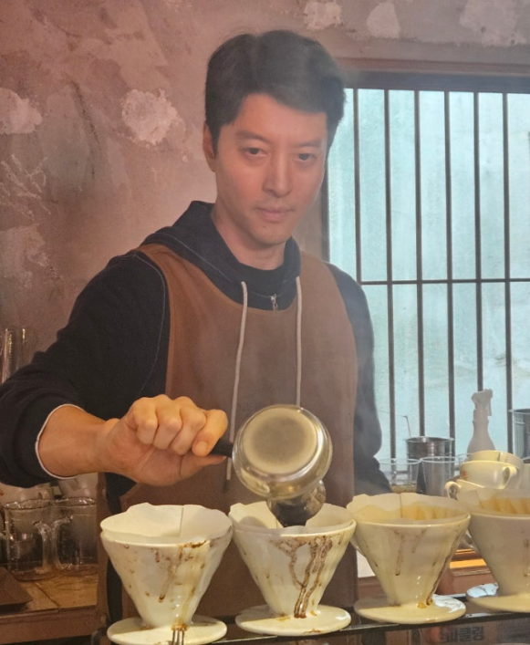 이동건 제주 카페 연못 논란 해명, 방치된 연못 실제 상황은?