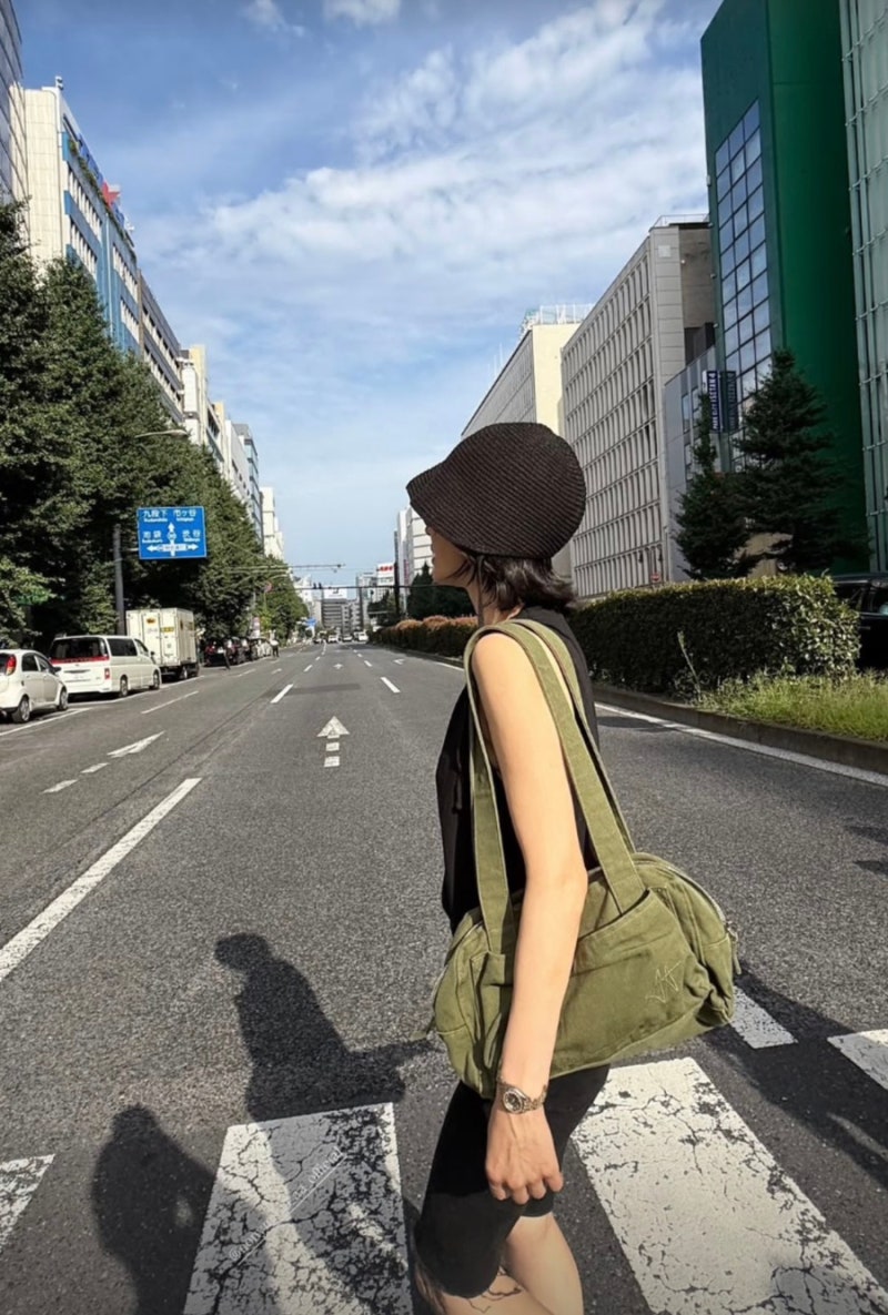 송혜교가 선택한 9만원대 가방｜나니머스 에이에이 루모스 빈티지 백 스타일링