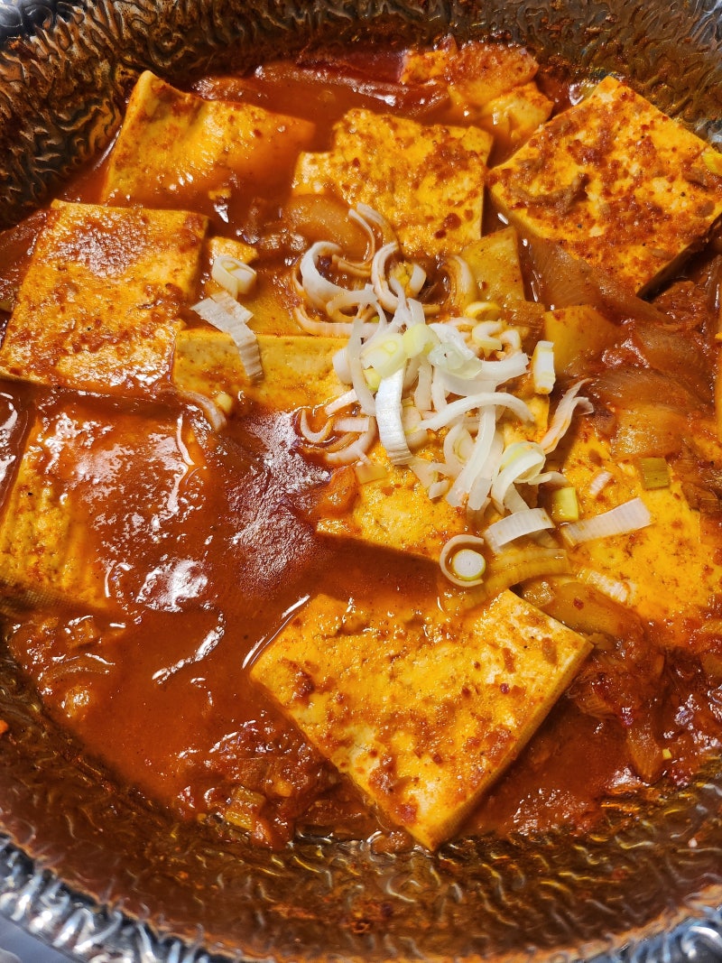 밥도둑 메뉴 추천, 실패 없는 매콤 칼칼 참치두부감자짜글이 황금레시피