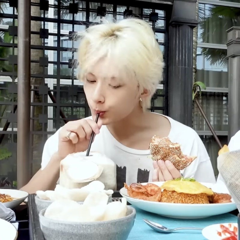 [SEVENTEEN Fanfiction] Imagining Through Memes #25