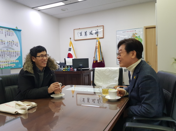 진중권 이재명 대통령 작심 비판 “몰락 속도 너무 가파르다”