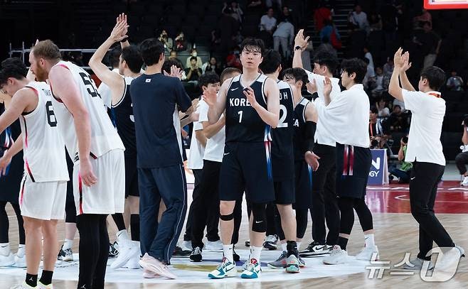 남자 농구, ‘숙적’ <b>일본 완파</b>…아시안게임 3전 전승·조 1위로 8강....