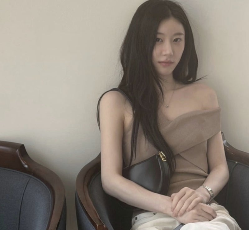 "아몬드 5알로 버티던 시절..." 외모 비난 딛고 재계약까지 간 ITZY 채령의 달라진 하루