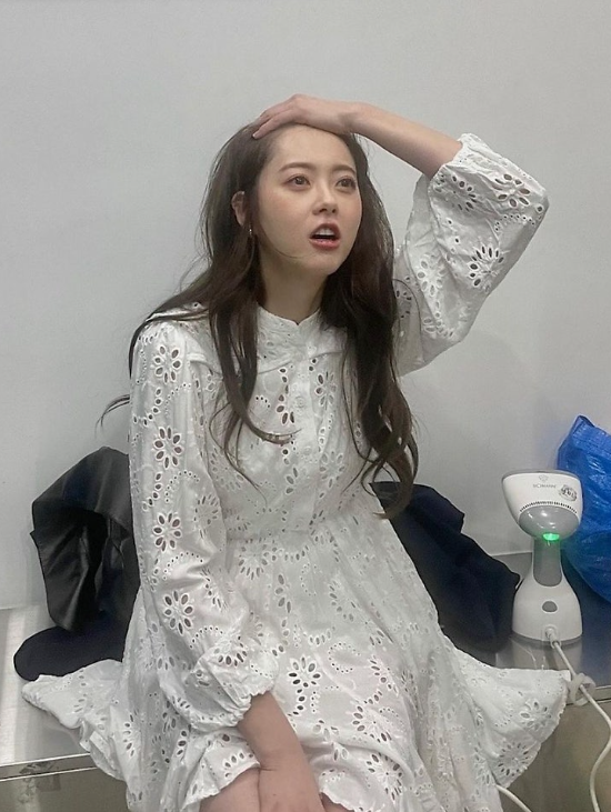 BTS 슈가와 열애설까지...? 얼굴은 진짜 예쁜데 지독하게 안뜨는 여배우