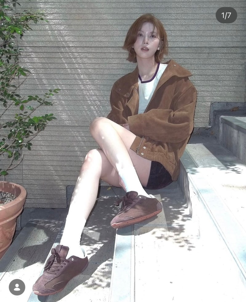 엔믹스 배이 인스타 사진 여자 가을 스웨이드 블루종 자켓 코디 스타일 추천