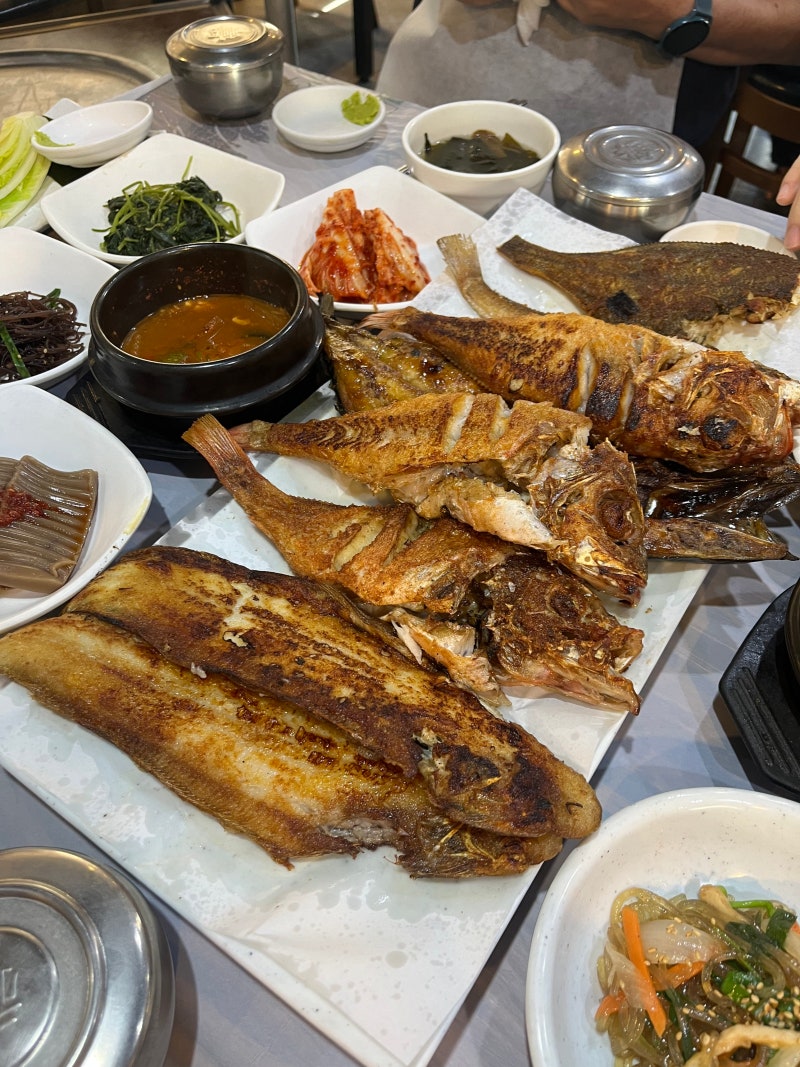 부산 기장 생선구이 맛집 일광 어촌밥상 주차장 넓은 바다근처 식당