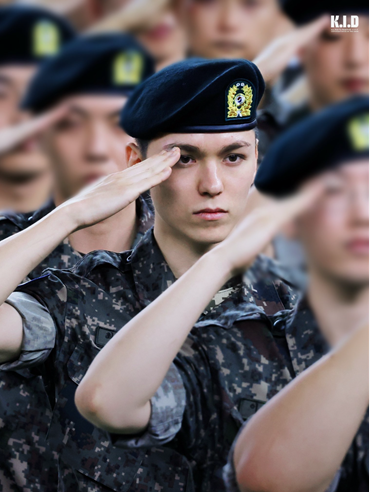First Idol with Dual Nationality to Enlist... SEVENTEEN's Vernon's Stunning Visuals