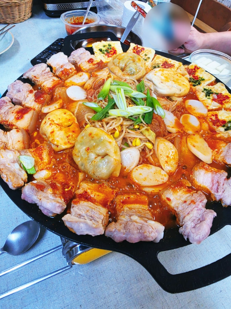 오겹살 김치두루치기 얼큰 돼지고기 묵은지두루치기 레시피 휴일저녁밥상
