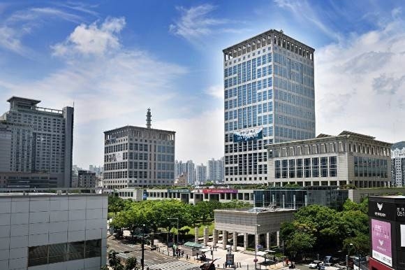 젠지 이스포츠와 만난 페스티버, 팬심 담은 한정판 라이프스타일 컬렉션 공개