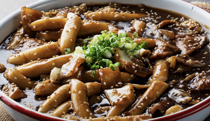 놀토 떡볶이집 어디? 지수·손석구도 찾은 한남동 바바라스키친, 16년 매운 짜장떡볶이 맛집