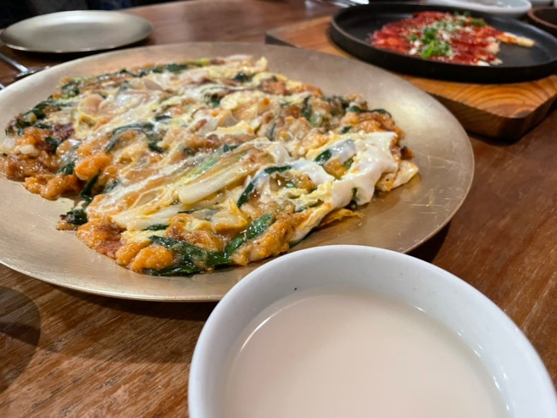 [부산] 동래할매 파전_촉촉한 동래파전과 지글지글 돌솥비빔밥 숨은 조합