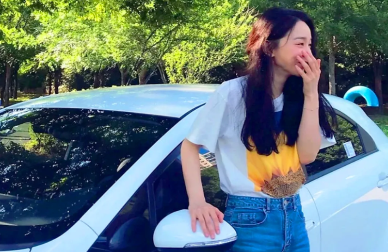 “연 20억 추정 배우가 1천만원대 차를?” 신혜선이 10년 넘게 간직한 첫 차